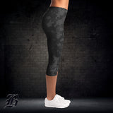 UYG BLACK CAMO EDITION - Capri Leggings