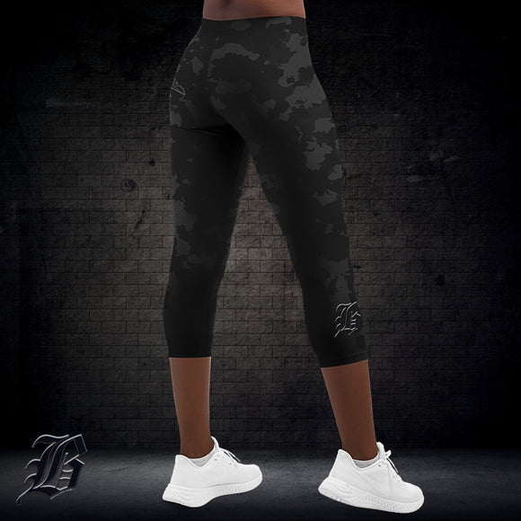 UYG BLACK CAMO EDITION - Capri Leggings