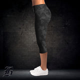 UYG BLACK CAMO EDITION - Capri Leggings